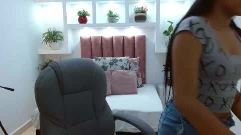 Luni Love online show from 03.26.26