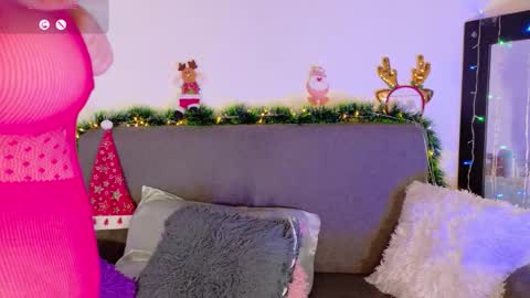 Snapshot of lunitaa_0 chatting on 12.18.25 L U N I T A online show from 12.18.25