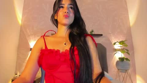 Snapshot of lunna_celeste chatting on 04.30.26 L U N A online show from 04.30.26