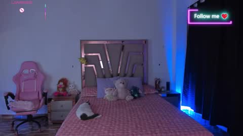 Snapshot of lunna_roosee chatting on 02.18.26 LUNA ROSE online show from 02.18.26