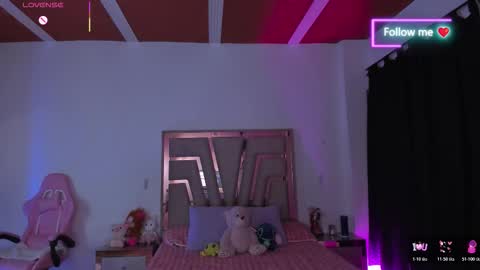 Snapshot of lunna_roosee chatting on 02.27.26 LUNA ROSE online show from 02.27.26