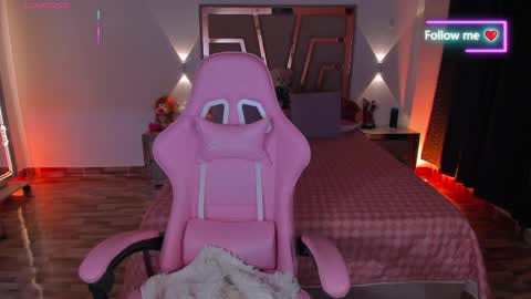 LUNA ROSE online show from 04.18.26