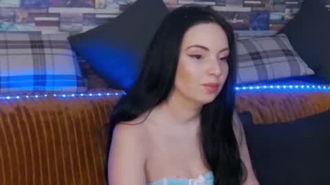 LunnaGray online show from 12.15.25