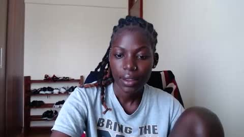 Snapshot of luo_queen chatting on 05.12.26 luo_queen online show from 05.12.26
