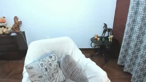 Snapshot of luscious86 chatting on 04.17.26 PAULINA online show from 04.17.26