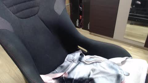 lushboy90 online show from 10.21.25