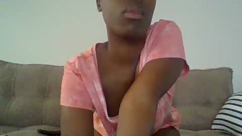 lushlola254 online show from 10.19.25