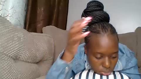 lushlola254 online show from 10.29.25