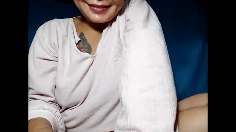 Snapshot of lushpinay08 chatting on 12.16.24 Ana online show from 12.16.24