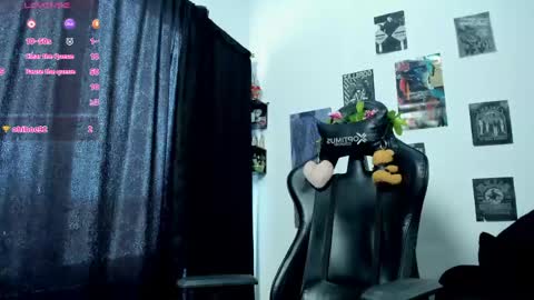 Snapshot of lust_ink chatting on 05.19.26 cristal online show from 05.19.26