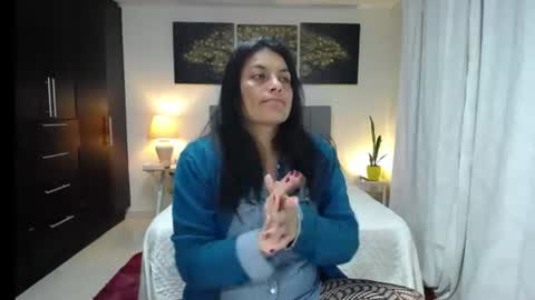 Snapshot of lust_mom chatting on 06.21.26 Angela 3 online show from 06.21.26