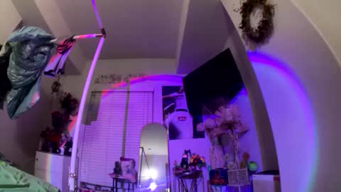 Snapshot of lustforlola chatting on 02.18.26 LOLA online show from 02.18.26