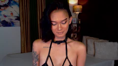 AdriannaFowks online show from 02.04.25