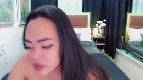 Snapshot of lustfuloffendertrina chatting on 12.26.24 Trina online show from 12.26.24