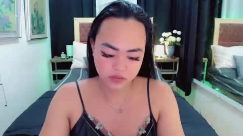 Snapshot of lustfuloffendertrina chatting on 01.07.25 Trina online show from 01.07.25