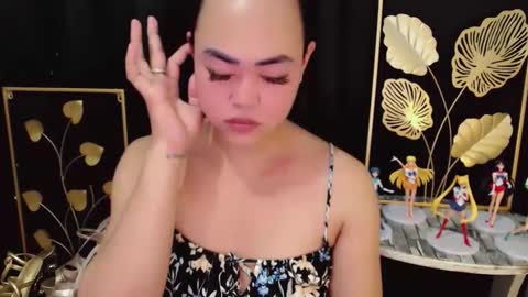 Trina online show from 04.14.26