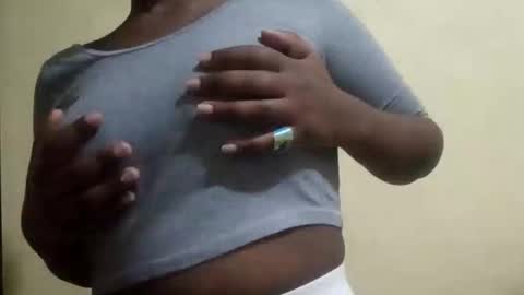 Snapshot of lustinshadows chatting on 09.14.25 Nessy online show from 09.14.25