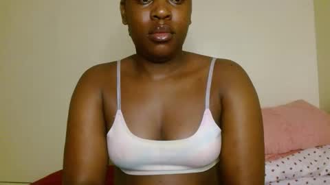 lustrous-choco online show from 03.15.26