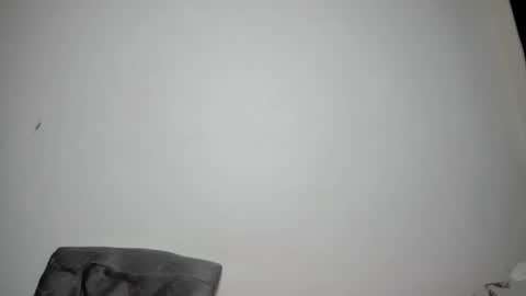 Snapshot of lusty_aura chatting on 10.17.25 aura online show from 10.17.25