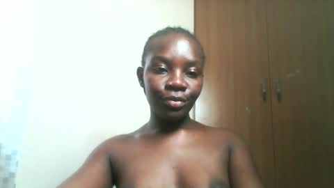Snapshot of lusty_aura chatting on 10.20.25 aura online show from 10.20.25