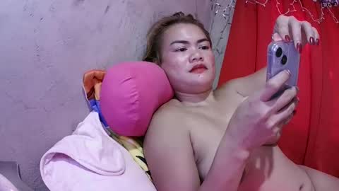 Flora Mae online show from 12.04.25