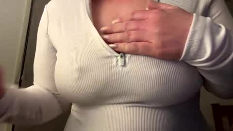 lustytits85 online show from 09.28.25