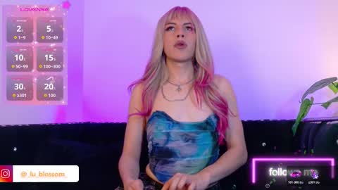 Lu Blossom online show from 01.06.26