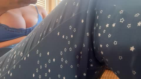 Snapshot of luuunaheartxxx chatting on 09.24.25 luuunaheartxxx online show from 09.24.25