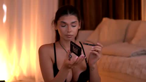 Snapshot of luvcaprice chatting on 06.11.26 Caprice online show from 06.11.26