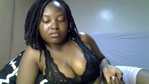 Snapshot of luvly_ebonny chatting on 10.24.25 Tracy online show from 10.24.25