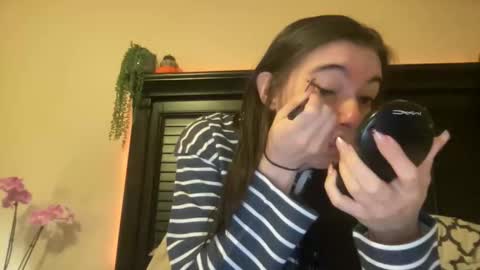 Snapshot of luvrxstarx chatting on 12.17.25 luvrxstarx online show from 12.17.25