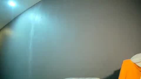 Snapshot of luvu4everxxx chatting on 07.12.26 Bee Bee online show from 07.12.26