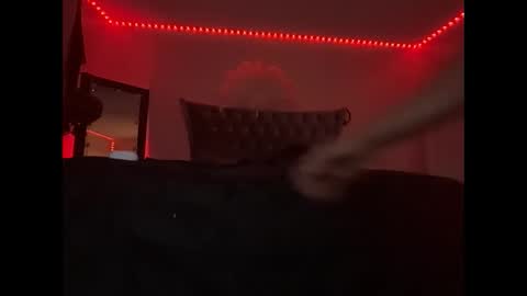 luvvlee online show from 11.06.25