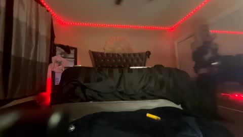 luvvlee online show from 02.17.26