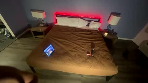 luvvlee online show from 04.02.26