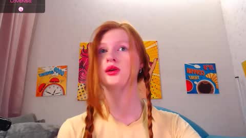 Snapshot of lux_angel chatting on 10.27.25 lux_angel online show from 10.27.25