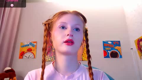 Snapshot of lux_angel chatting on 11.02.25 lux_angel online show from 11.02.25