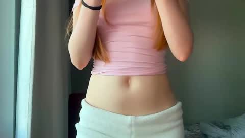 Snapshot of lux_angel chatting on 05.18.26 lux_angel online show from 05.18.26