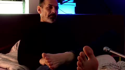 Snapshot of lux_dei chatting on 12.21.24 Im a   -  CAMGUY YOU  LIKE to FUCK online show from 12.21.24