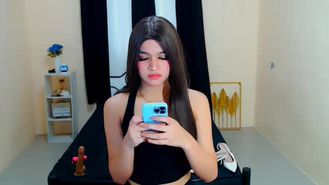 queen lux online show from 09.23.25