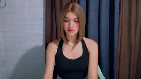 queen lux online show from 03.16.26