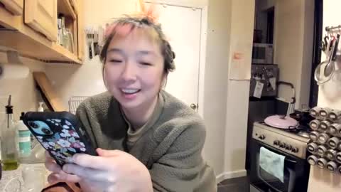 Snapshot of luxgray chatting on 12.30.24 LuxGray online show from 12.30.24