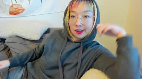 Snapshot of luxgray chatting on 01.30.25 LuxGray online show from 01.30.25