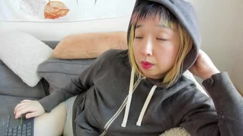 Snapshot of luxgray chatting on 02.26.25 LuxGray online show from 02.26.25