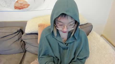 Snapshot of luxgray chatting on 03.03.25 LuxGray online show from 03.03.25