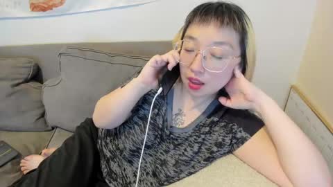 Snapshot of luxgray chatting on 03.12.25 LuxGray online show from 03.12.25