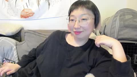 Snapshot of luxgray chatting on 12.20.25 LuxGray online show from 12.20.25