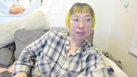 Snapshot of luxgray chatting on 02.23.26 LuxGray online show from 02.23.26