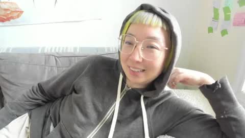 Snapshot of luxgray chatting on 03.21.26 LuxGray online show from 03.21.26