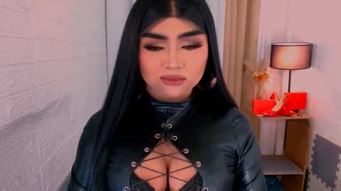 Sasha Blaire online show from 10.28.25